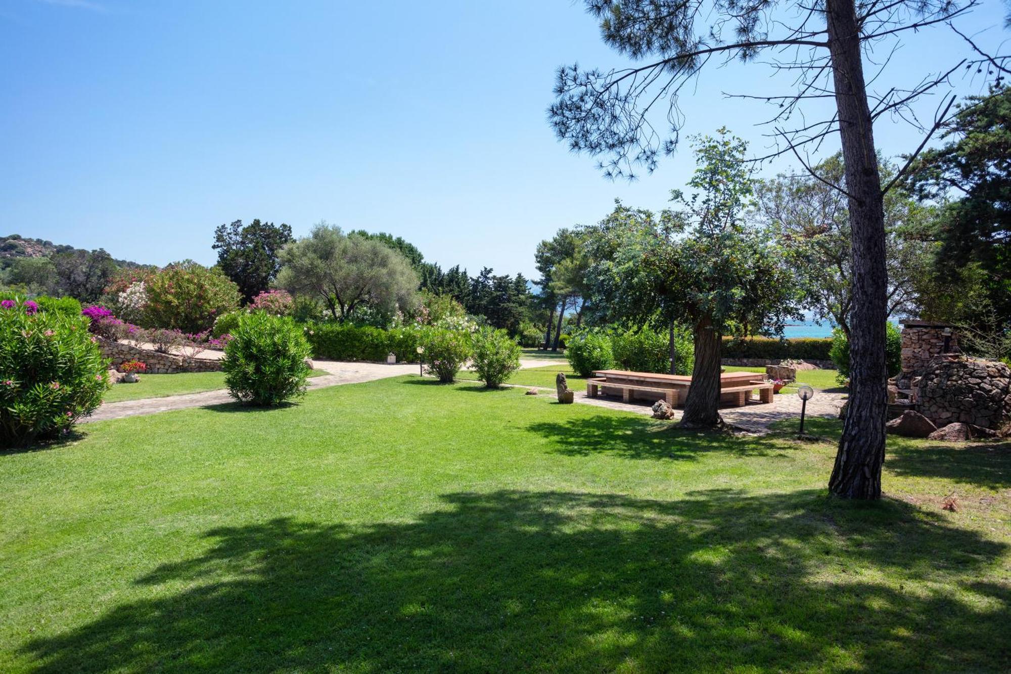 Baia Dorata Beach Apartment Porto Istana Exteriér fotografie